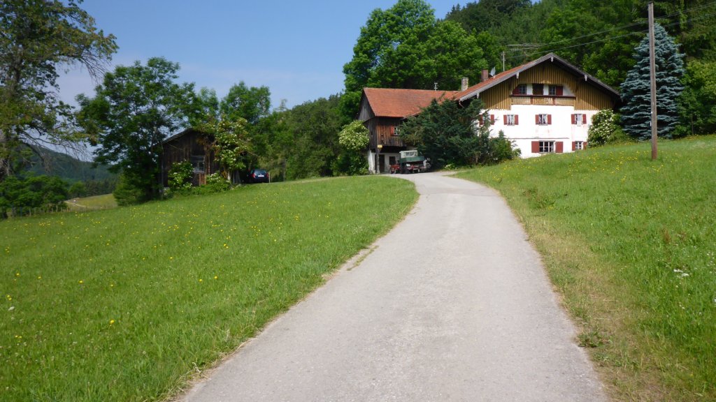 vorbeiamhof.jpg