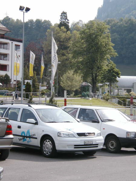 Weg vorbei am Swiss Holiday Park