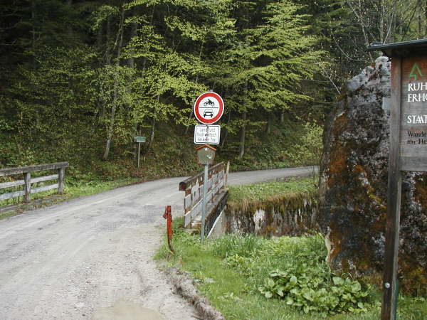 und ber die Brcke fahren