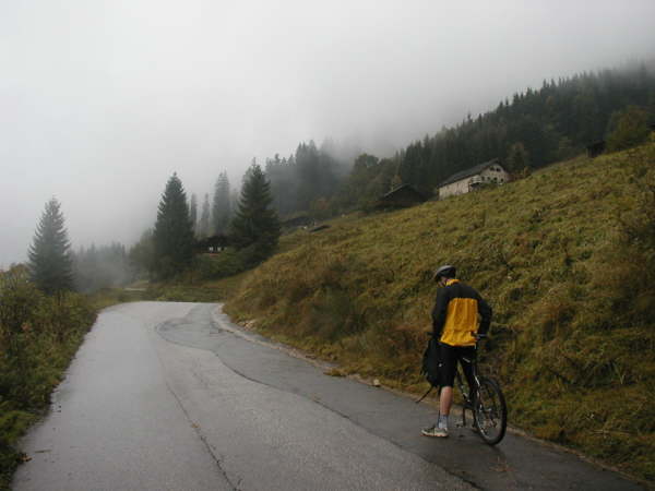 weiter bergauf fahren