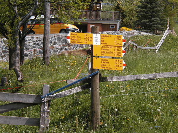 Wegweiser Riemenstalden