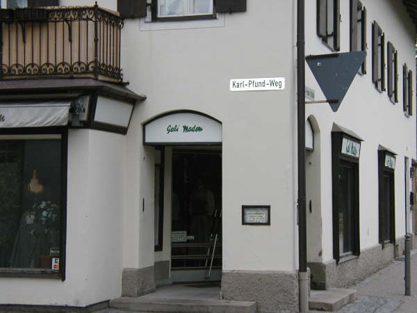 In den Karl Pfund Weg