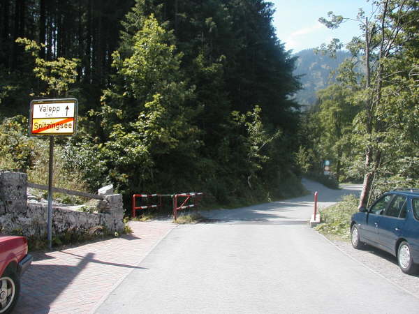 rechts auf die Strae nach Valepp einbiegen