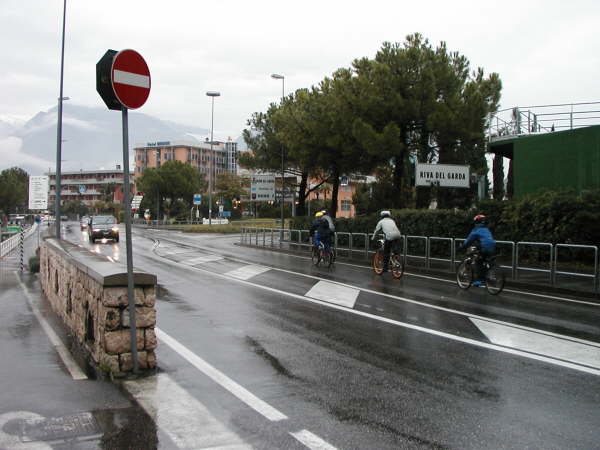 Rechts abzweigen Richtung Monte Brione