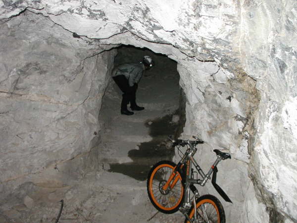 Blick in einen Stollen