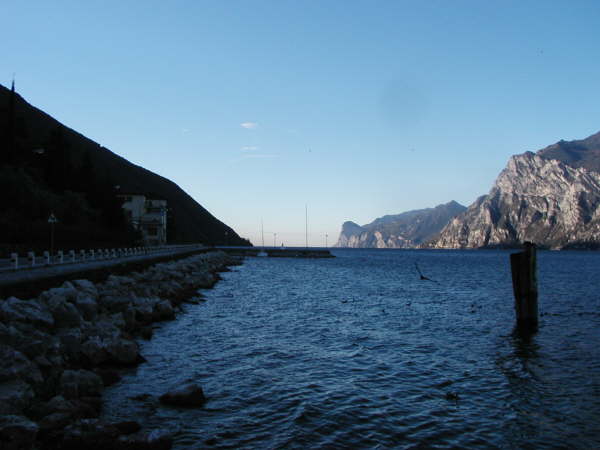 Warten auf die F�hre nach Limone