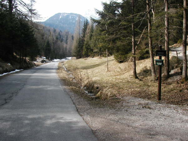 Geradeaus bergauf halten