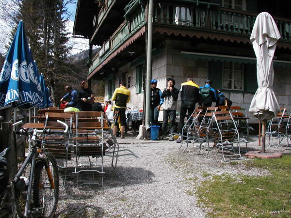 Rast am Wirtshaus in Valepp