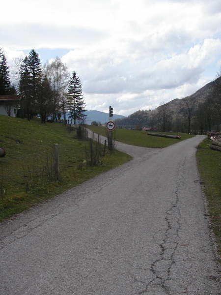 links wieder leicht bergauf