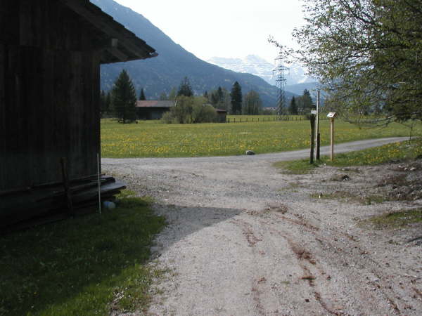 rechts weiter fahren