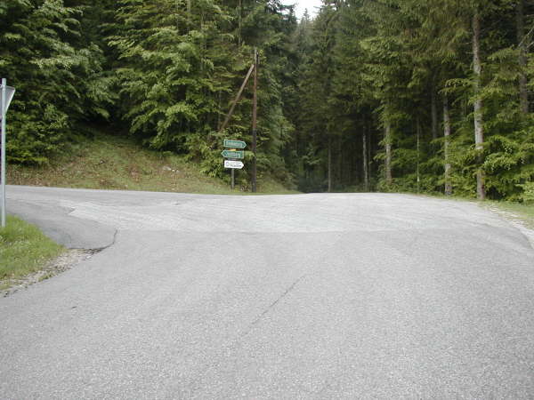 links weiter bergauf