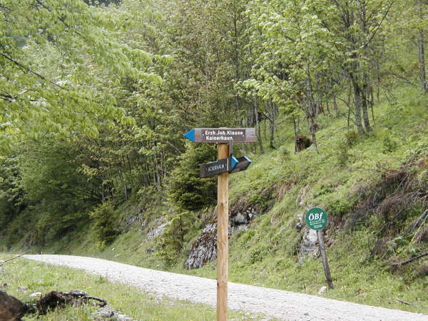 immer Richtung E.H.J. Klause fahren