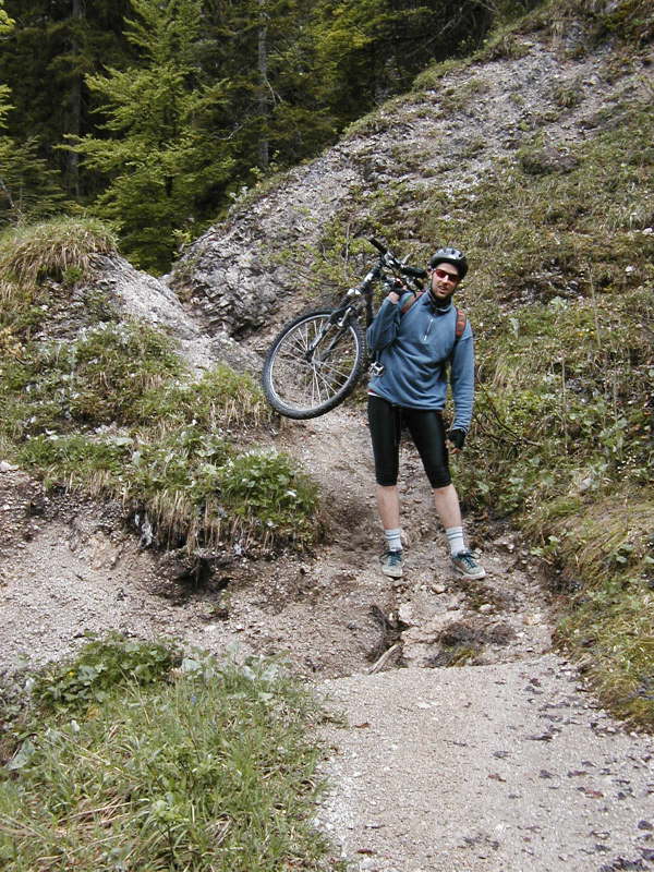 teilweise mit kurzen Tragestrecken