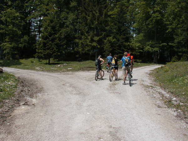 rechts wieder bergab