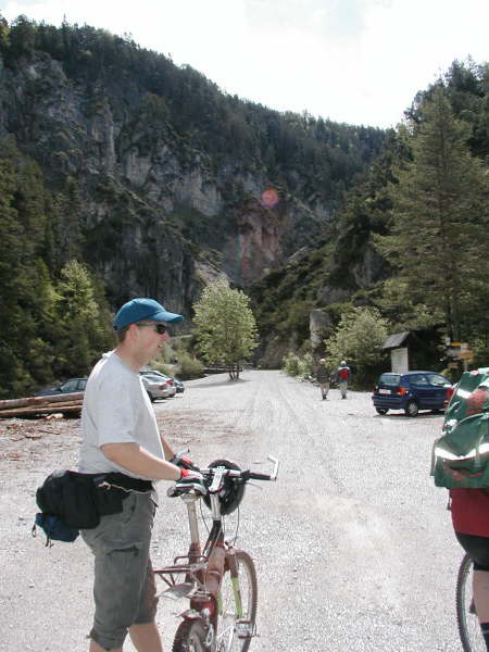 geradeaus in die Schlucht