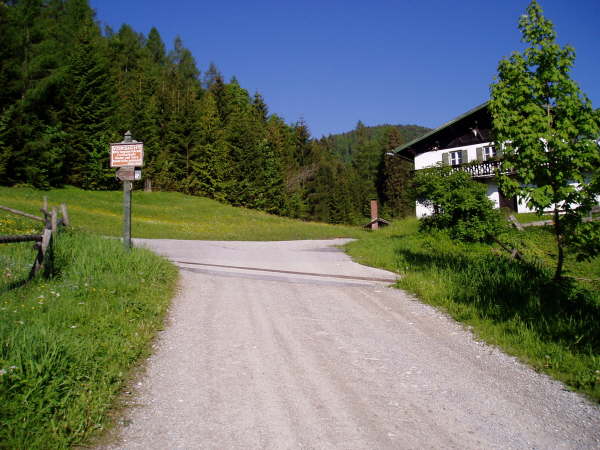 rechts weiter fahren