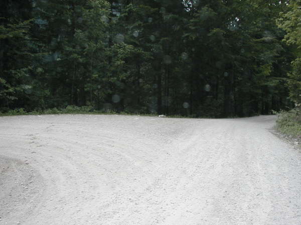 links: Abstecher zum Wirtshaus Kaiserhaus