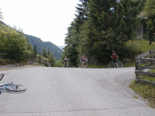 rechts weiter bergauf