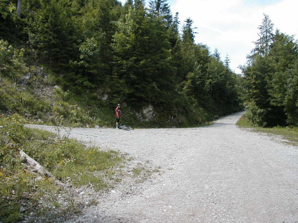 Links weiter bergauf