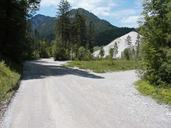 Rechts abzweigen und ber die Iasr fahren