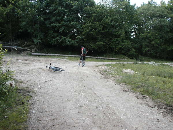 Nach rechts weiter fahren