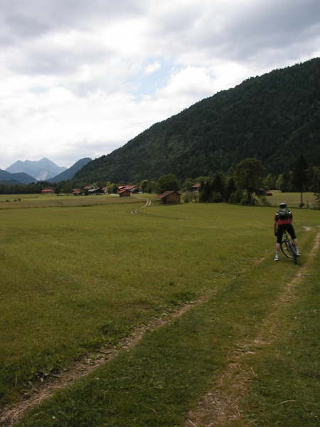Weiter auf dem Wiesenweg nach Niggeln