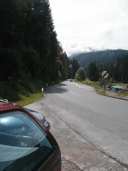 Startplatz: Der Strae bergab folgen