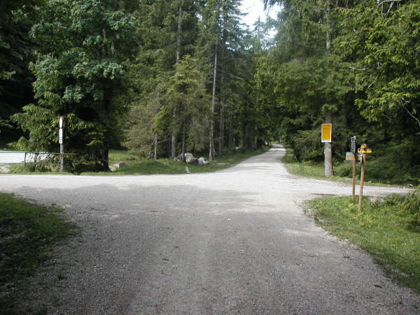geradeaus weiter Richtung Kaiserhaus