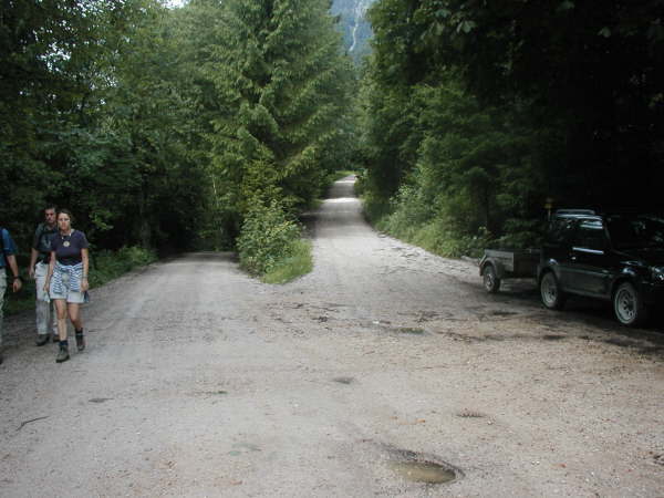 rechts bergauf fahren