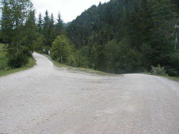 rechts bergab fahren