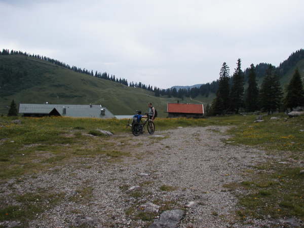 Geradeaus Weiter zur