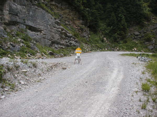 Geradeaus wieder bergab fahren