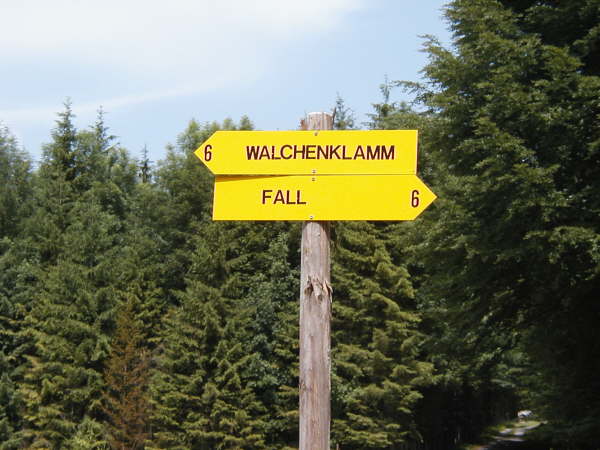 Richtung Walchenklamm folgen