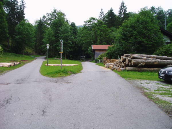 Rechts bergauf fahren