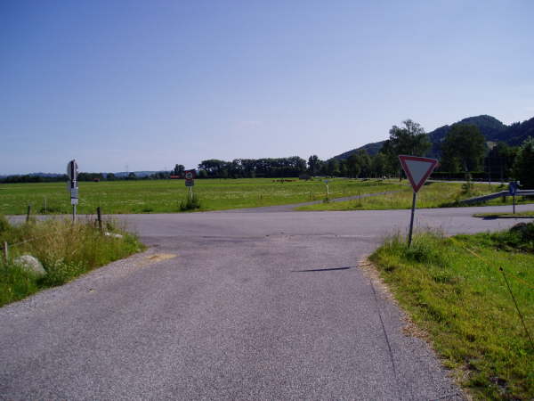 Links zur�ck Richtung Autobahn