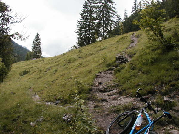 Rechts weiter bergauf schieben