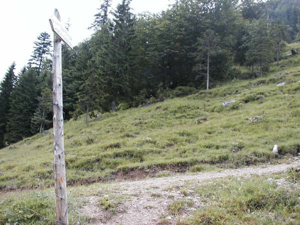 Rechts bergauf fahren