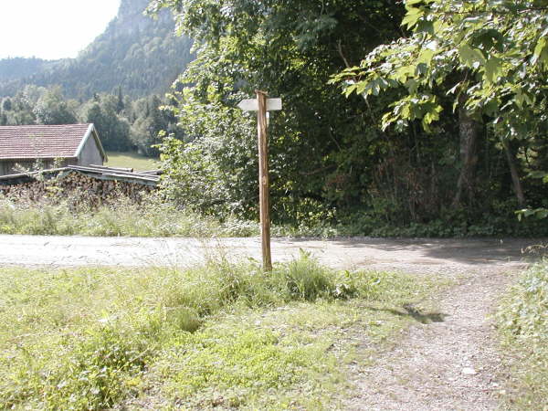 Nach links abzweigen