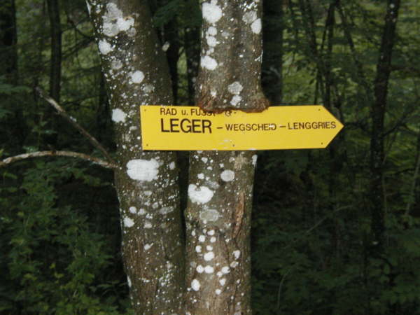 Rad u. Fuweg nach Leger, Wegscheid, Lenggies abzweigen