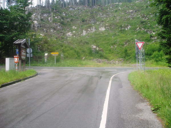 Rechts auf die Mautstrae abbiegen