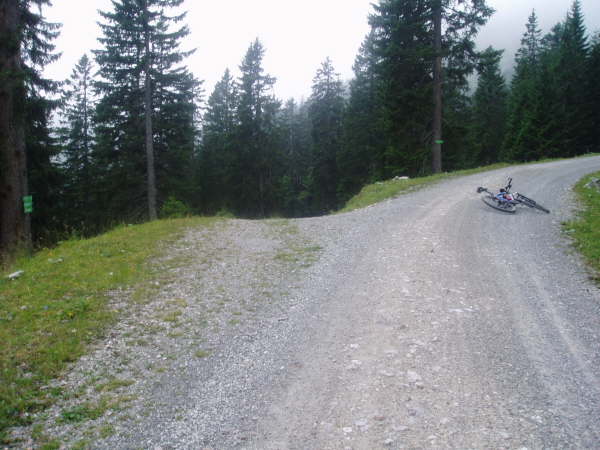 Rechts geht es am Rckweg bergab