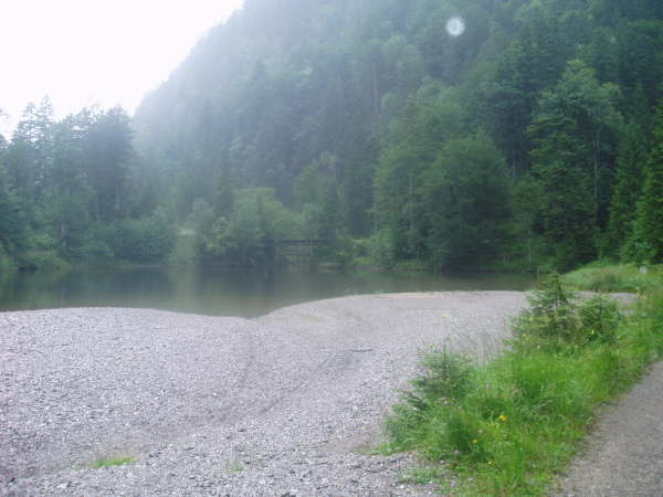 Vorbei am See