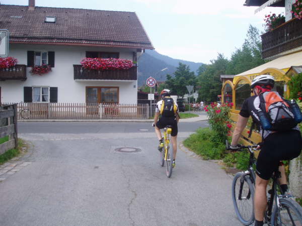 rechts stets dem Radweg Richtung Murnau folgen