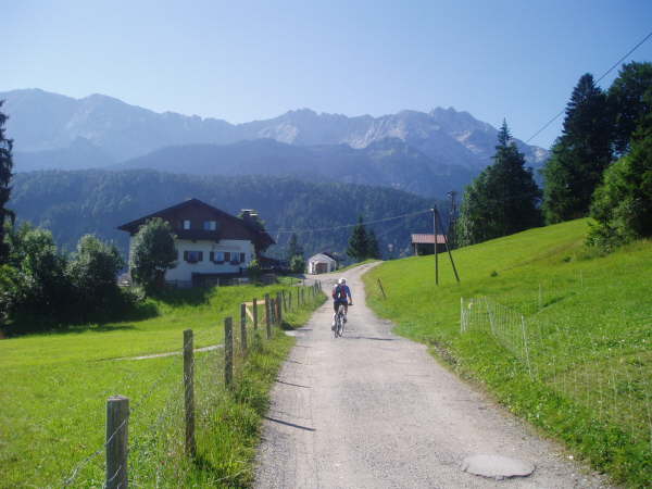 Vorbei an der Partnachalm