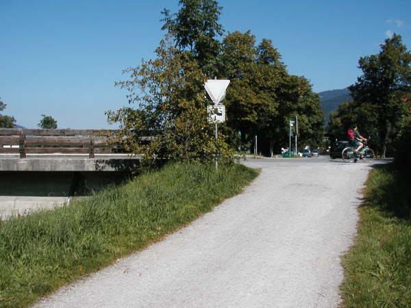 Links ber die Brcke steuern