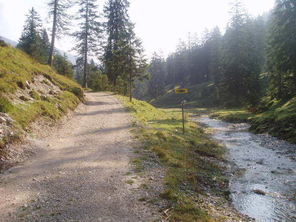 Dem Hauptweg stets folgen