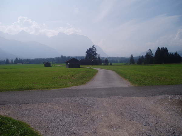 Geradeaus weiter fahren