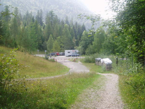 geradeaus unter der B2 durchfahren