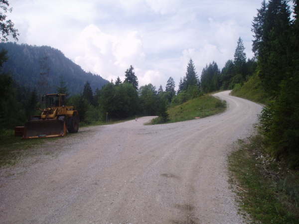 Rechts weiter bergauf