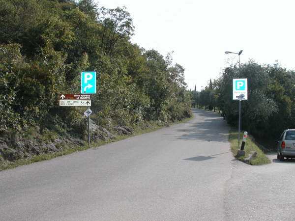 Bergauf Richtung parco sportivo fahren